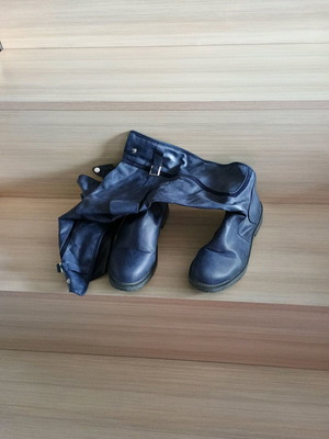 Purple boots with back zipper like new, size 38.5