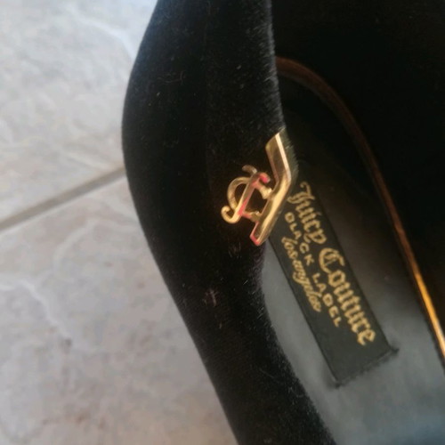 Juicy Couture black pumps new with gold detail, leather-suede