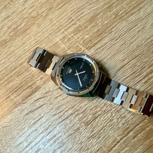 Seiko 5 Vintage used men's watch with original bracelet