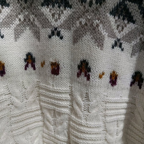Vintage knitted sweater like new, fits sizes M-XL, very warm