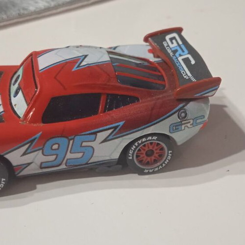 Cars Lightning McQueen metal toy car like new, collectible