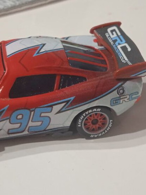 Cars Lightning McQueen metal toy car like new, collectible