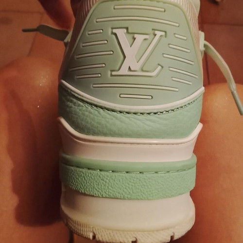Louis Vuitton Trainer Sneakers mint green and white, like new, size 39