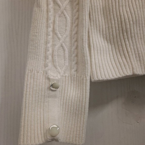 Knitted jacket with zipper and pockets, like new, white