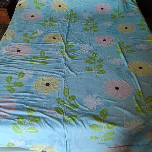 Duvet cover used 100% cotton with 2 pillowcases, reversible design