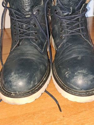 Men's boots used, size 42