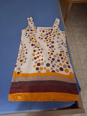 Dress like new with colorful print, sizes S and M
