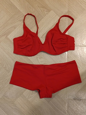 Golden Lady swimsuit like new, size M 38, red