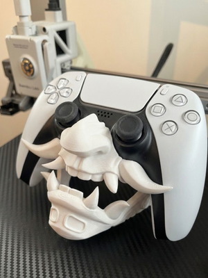 Dualsense Samurai Oni Mask stand for PS5 controller