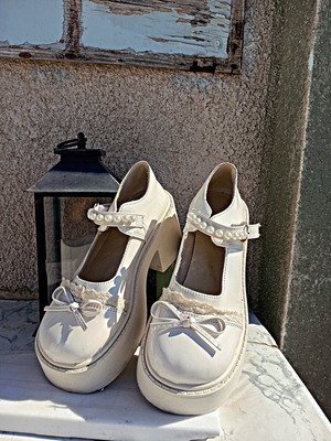 Lolita platform Mary Jane shoes like new, size 37, white