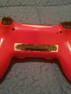 PS4 Magma V2 Red Controller like new