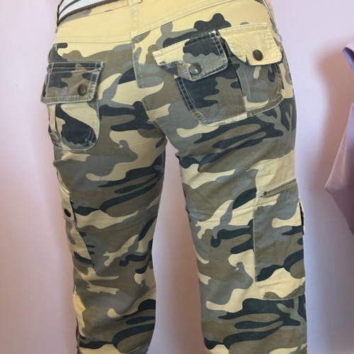 Viva Gold Camo Cargo Capri Pants like new, size S