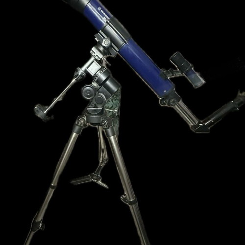 Bresser Skylux 70/700 telescope used with tripod and eyepieces