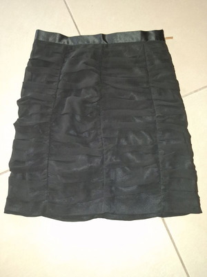 Black women's skirt with satin waist like new