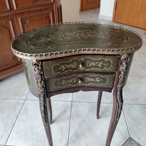 Vintage Louis XV kidney side table like new