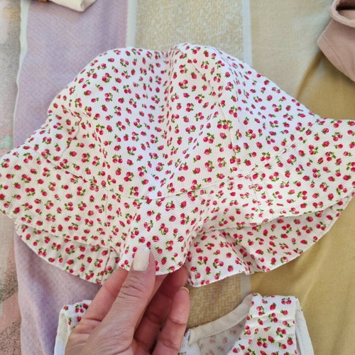 Baby dress with hat 15 months like new