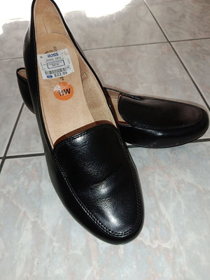 Leather women's shoes new, American size 11, black