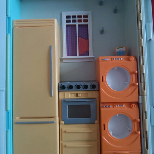 Vintage Mattel dollhouse 2005 like new