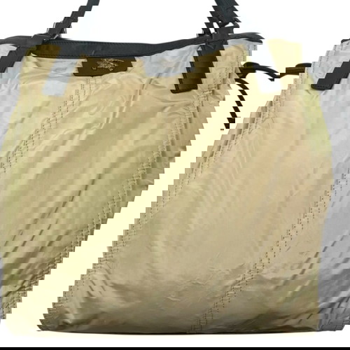 Burberry найлонова чанта за рамо употребявана, каки с обезцветявания