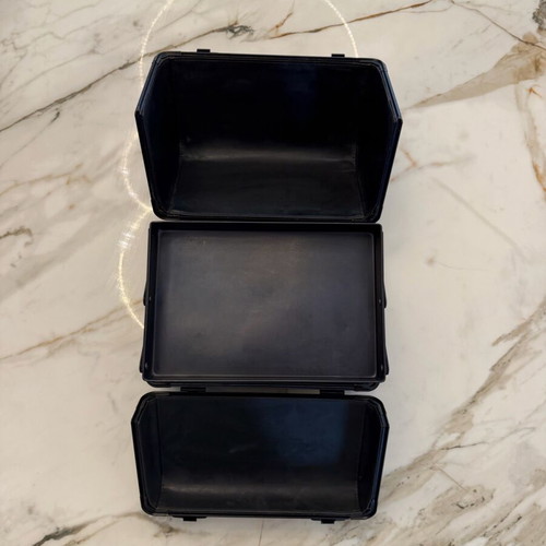MAC Professional Train Case 4-Tier like new, professional makeup case