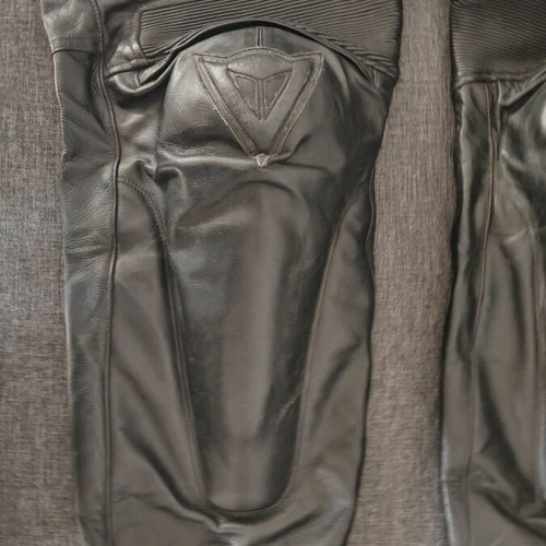 Dainese leather pants used with knee reinforcements No 58