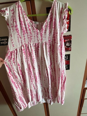 Dress pink fresh like new, slightly worn