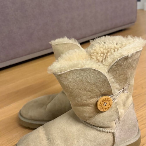 Ugg Australia beige boots size 39 like new