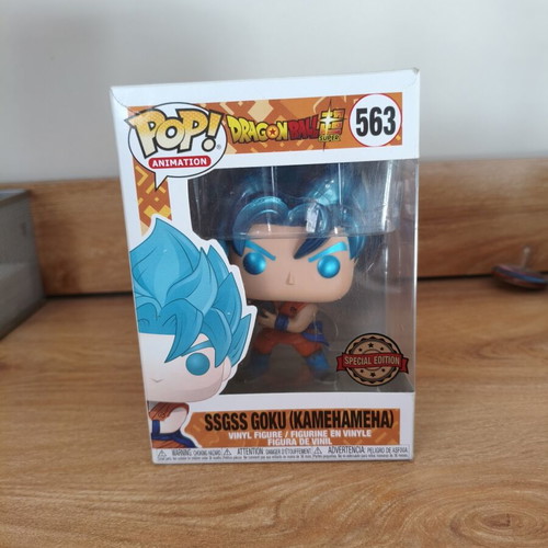 Funko Pop SSGSS Goku (Kamehameha) 563 like new