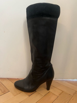 Genuine leather boots size 36 like new, black