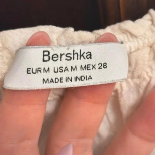 Jumpsuit Bershka κρεμ με δαντέλα σαν καινούργιο, μέγεθος M