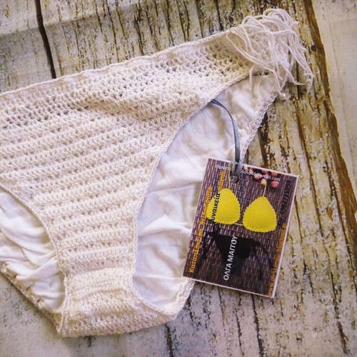 Knitted bikini bottom new, handmade, size S, white