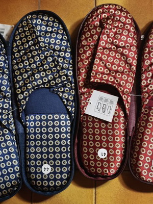 Silk slippers set with case sizes 41 and 44 new, multicolor