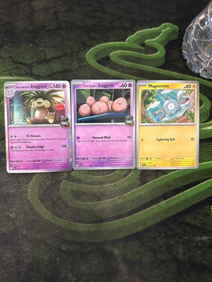 Pokemon Magnemite and Exeggcute cards