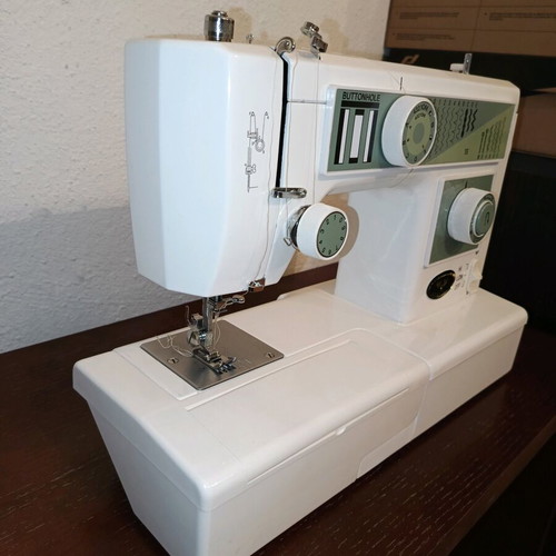 Diamadino YG-822ATF sewing machine like new with metal mechanism