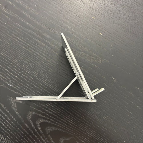 Metal Adjustable Phone Stand for Desk like new, silver