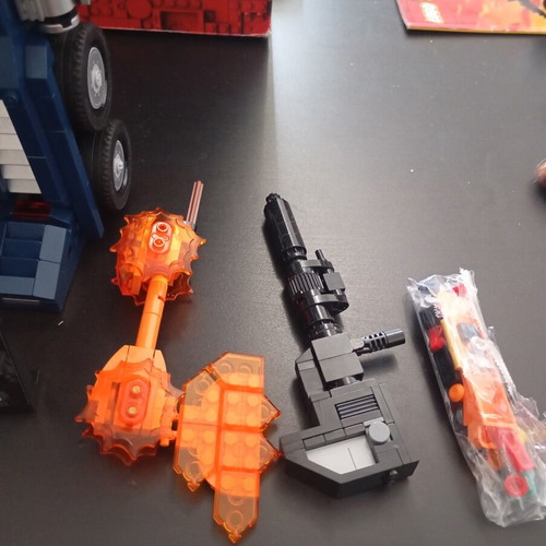 Lego Optimus Prime 10302 like new with instructions and spare parts