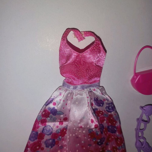 Barbie clothing set like new, romantic dress and accessories