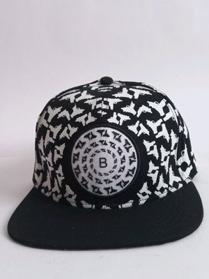 Hat new, black and white, one size