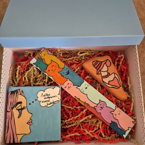 Pop art giftbox with canvas, stone and bookmark