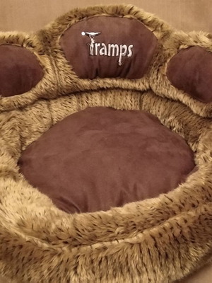 Scruffs small dog or cat bed like new, Tramps model