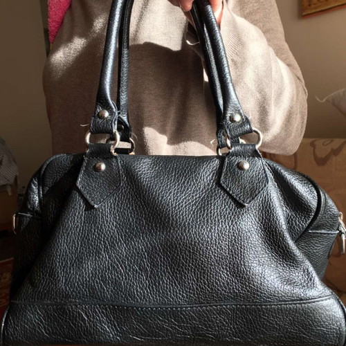 Black leather handbag like new