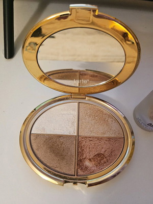 Σετ Glow Highlighting Παλέτα Ματιών & Ρουζ και Σπρέι Σταθεροποίησης Μακιγιάζ μεταχειρισμένο