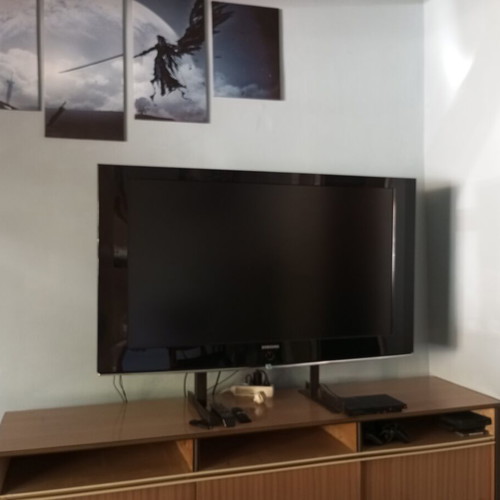Samsung 46" TV used with Xiaomi Mi TV Stick and 2 HDMI ports