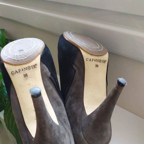 Cafe Noir used ankle boots with round toe and high heel size 36