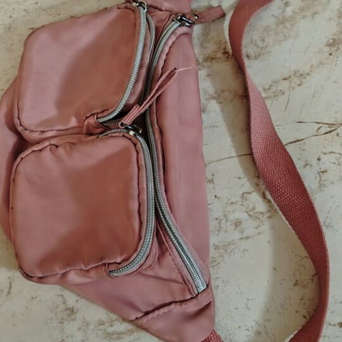 Only waist bag pink like new