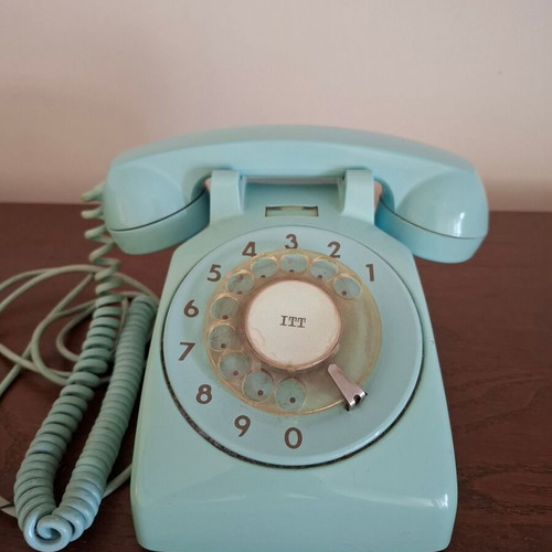 ITT Analog Turquoise Telephone like new 1972