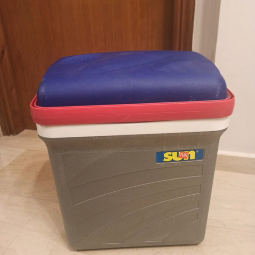 Electric Coolbox E30 electric fridge like new