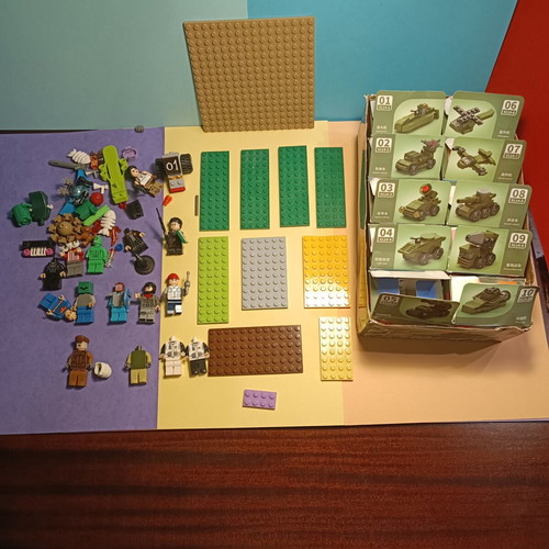 Building Blocks Lot with 10 Mini Tank Builds, Plates, Minifigures, Accessories