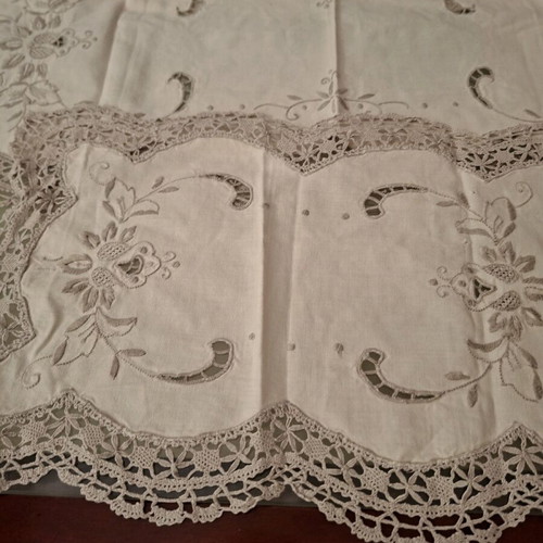 Machine-made doily set with gray lace, like new, 5 pieces