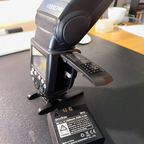 Godox V860IIC Flash like new with Godox X1T 2.4G C trigger